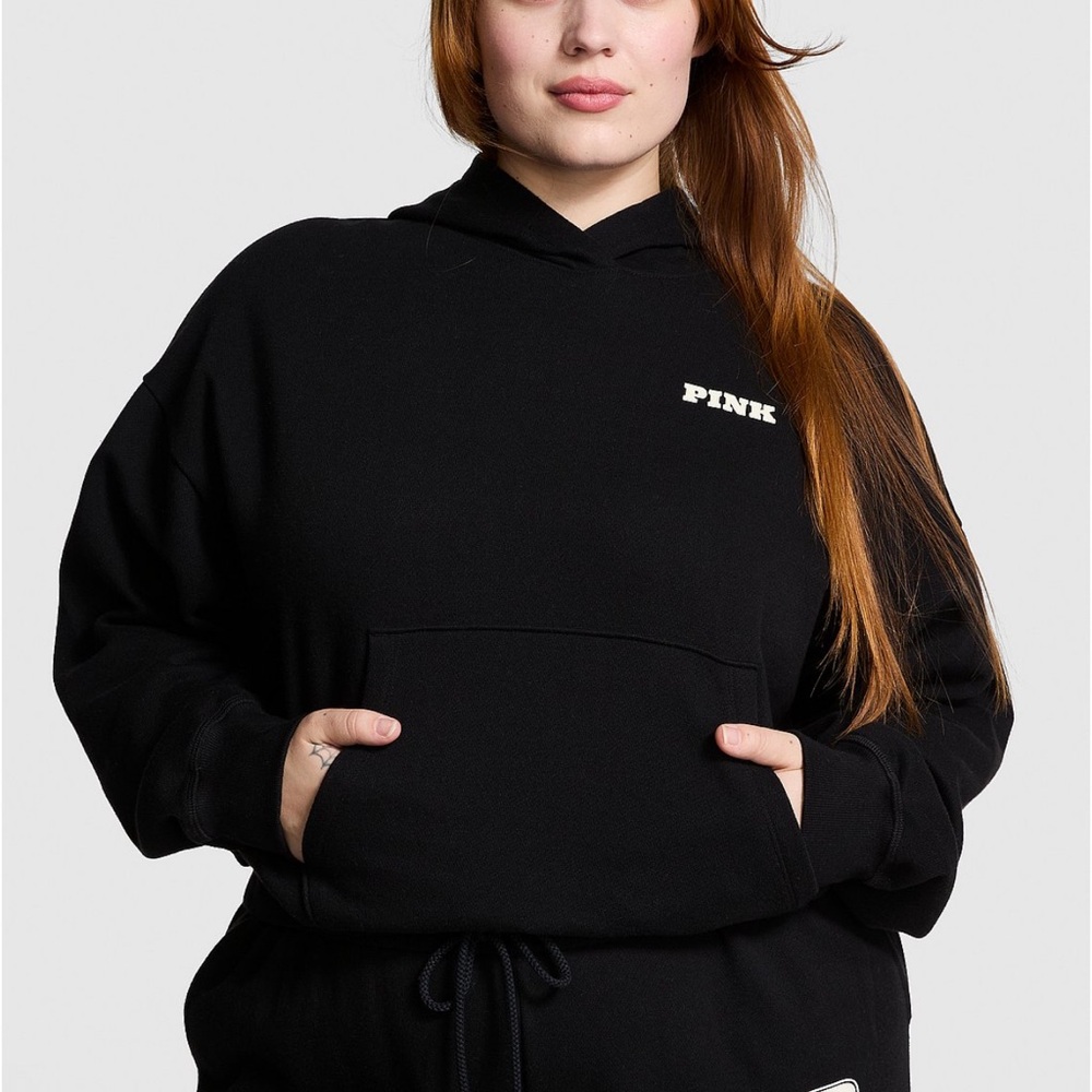 NWT Victoria’s Secret Ivy Fleece Campus Hoodie 
Color-Black
Size-Medium